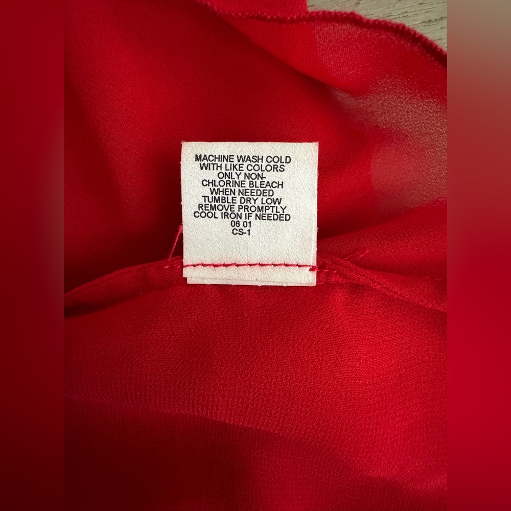 Elegant Red Women's Nightgown - Picture 9 of 10